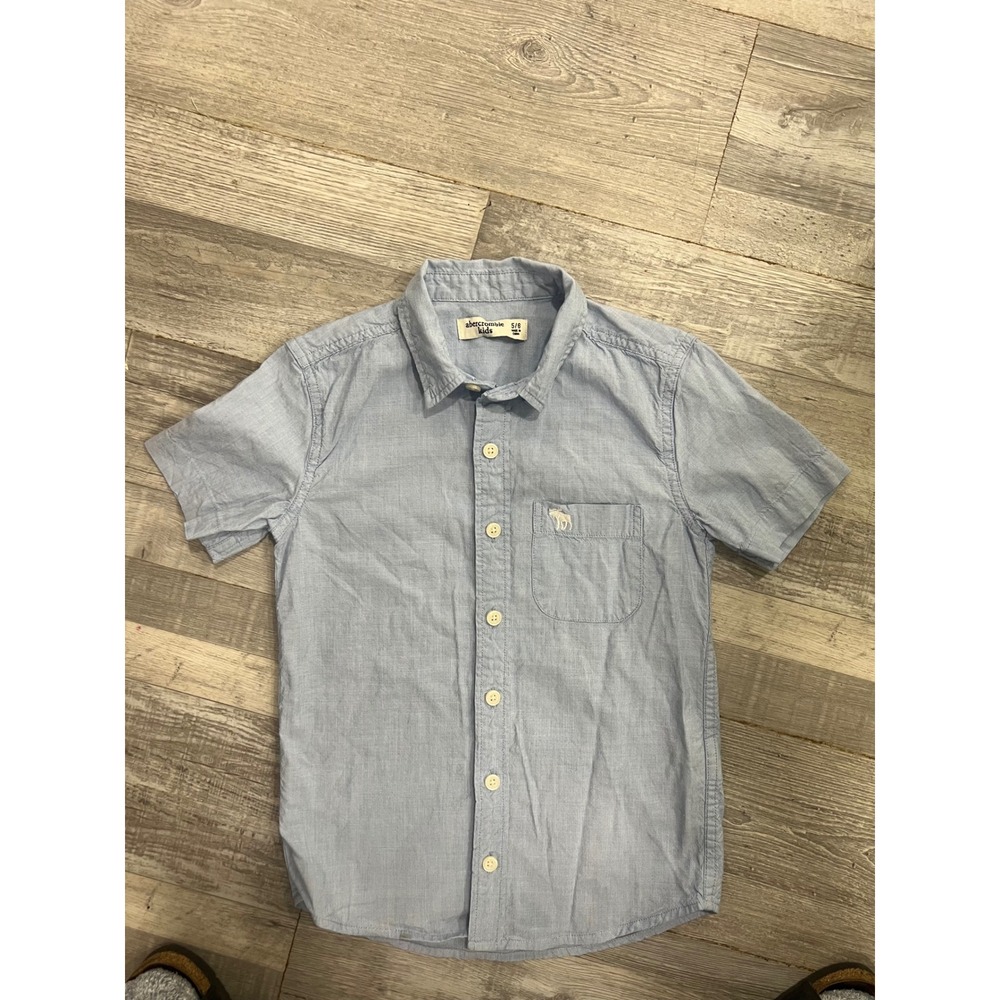 Abercrombie Kids Boys Light Blue Short Sleeve Button Down Shirt Size 5/6 Moose